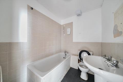 2 bedroom apartment for sale, Sidmouth Parade, Sidmouth Road, London