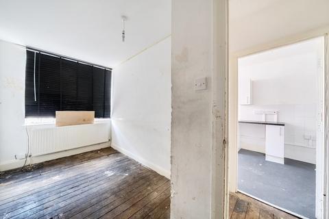 2 bedroom apartment for sale, Sidmouth Parade, Sidmouth Road, London