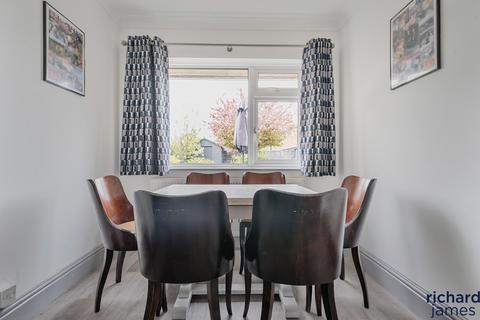 11 Keble Close, Nythe, Swindon, SN3 3NN