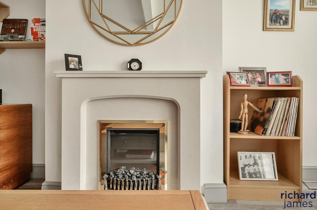 D40c1f8840aa4f1e921a8cea09b374f9