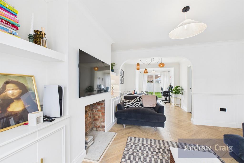 Lounge/Dining Room