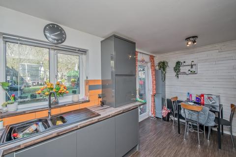 34 The Gateways, Wyke, Bradford, BD12 8DG