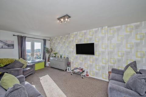34 The Gateways, Wyke, Bradford, BD12 8DG