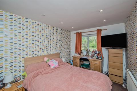 34 The Gateways, Wyke, Bradford, BD12 8DG
