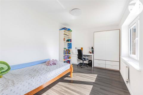 72 Castleridge Drive, Greenhithe, DA9 9WT