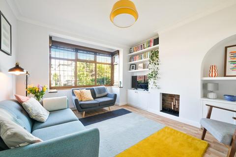 54 Elmstead Gardens, Worcester Park, KT4 7BE