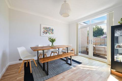 54 Elmstead Gardens, Worcester Park, KT4 7BE