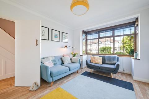 54 Elmstead Gardens, Worcester Park, KT4 7BE