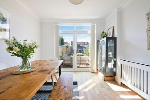 54 Elmstead Gardens, Worcester Park, KT4 7BE
