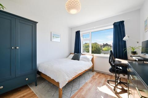 54 Elmstead Gardens, Worcester Park, KT4 7BE