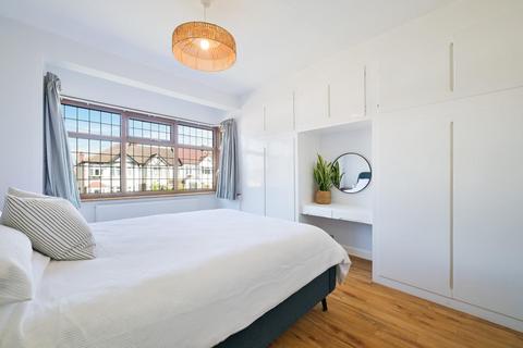 54 Elmstead Gardens, Worcester Park, KT4 7BE