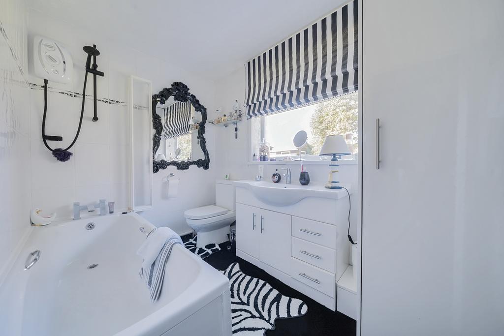 Ensuite