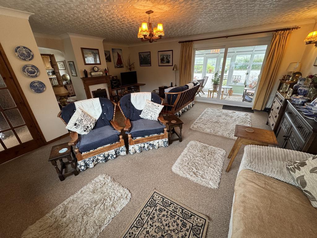Attractive lounge