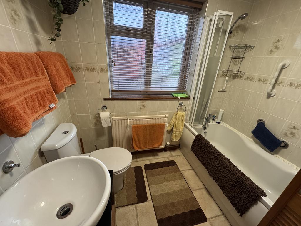 En suite bathroom