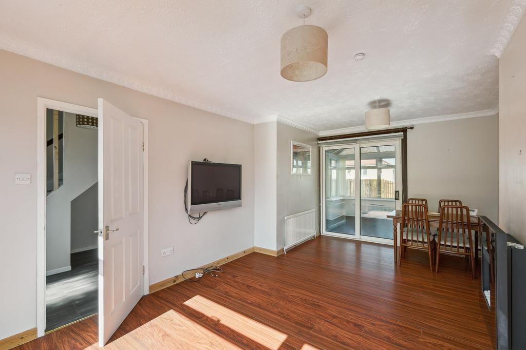Lounge / Dining Area
