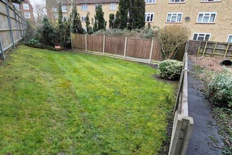 12 Capel Close, London, N20 0QU