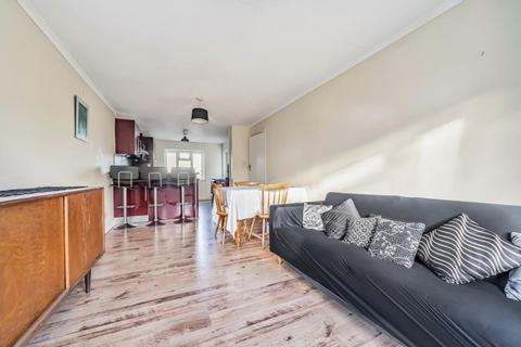 12 Capel Close, London, N20 0QU