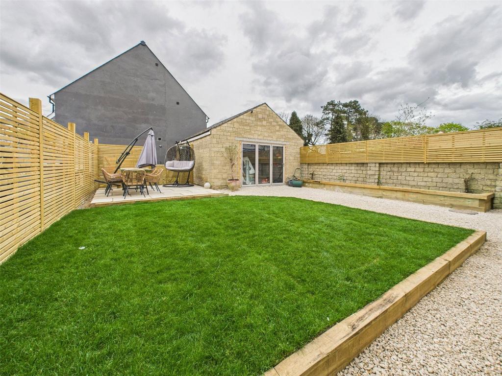 Rear &amp; Outbuilding