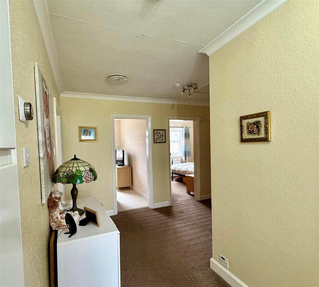Hallway new.jpg