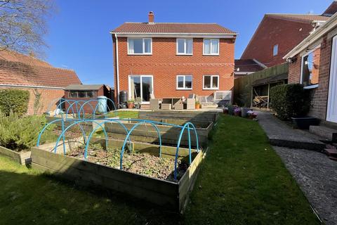 4 bedroom detached house for sale, Hovingham Drive, Scarborough, YO12