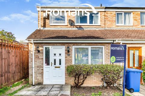 3 bedroom house to rent, Ash Lane, Windsor, SL4