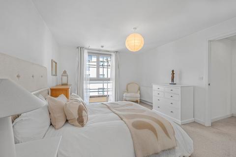 3 bedroom flat for sale, Carronade Court, Eden Grove, Holloway, London