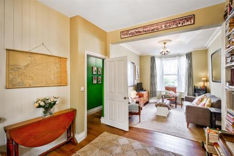 28 Voluntary Place, London, E11 2RP