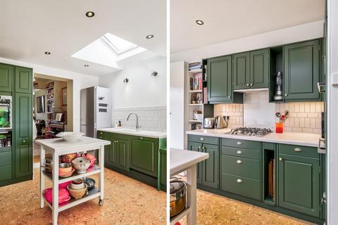 28 Voluntary Place, London, E11 2RP