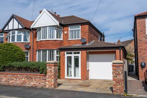 Chestnut Drive, Sale, M33