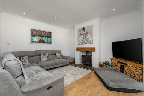 undefined, Chestnut Drive, Sale, M33