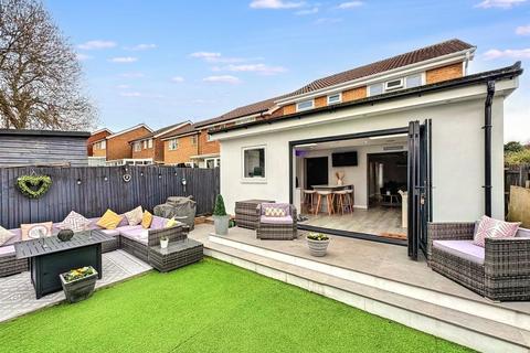 15 Grasmere Close, Eastbourne, BN23 8JE