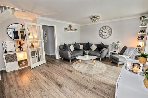 15 Grasmere Close, Eastbourne, BN23 8JE