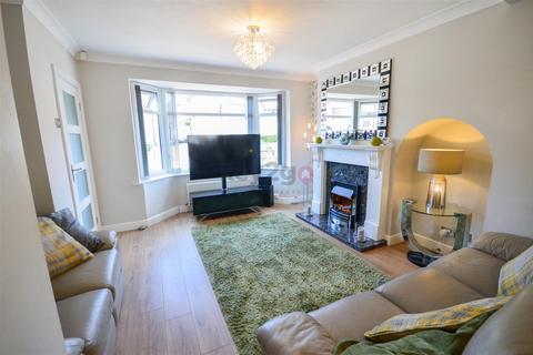 10 Batworth Drive, Sheffield, S5 8XX