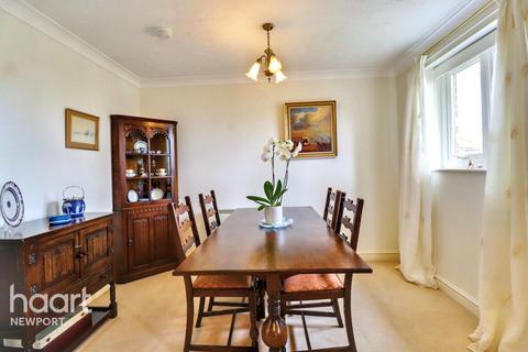 1 bedroom apartment for sale, Monmouth Court, Newport