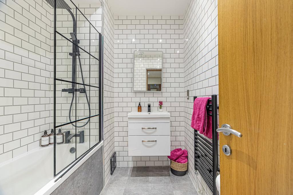En Suite Bathroom