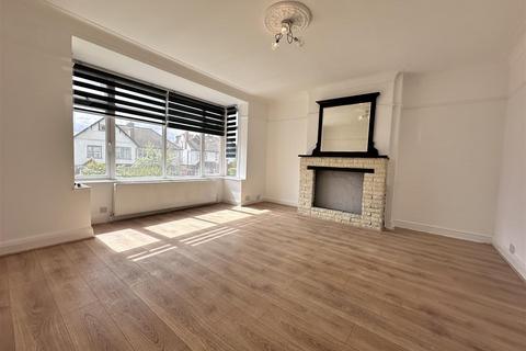 4 bedroom terraced house to rent, Mount View Road, London E4