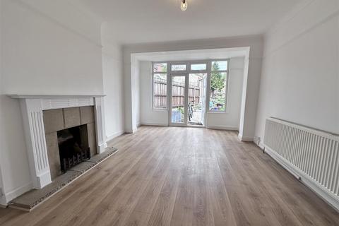 4 bedroom terraced house to rent, Mount View Road, London E4