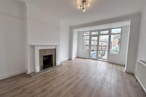 4 bedroom terraced house to rent, Mount View Road, London E4