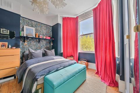 2 bedroom flat for sale, Thornlaw Road, West Norwood