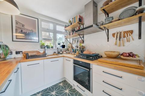 2 bedroom flat for sale, Thornlaw Road, West Norwood