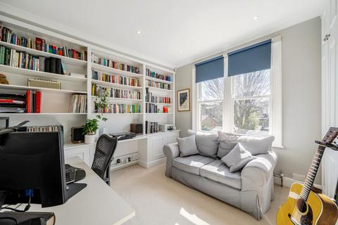 3 Richmond Avenue, London, SW20 8LA