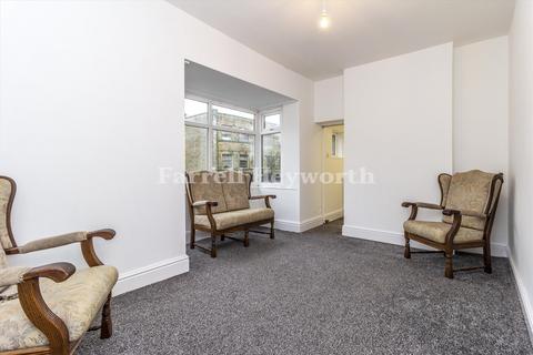 2 bedroom flat to rent, Claremont Road, Morecambe LA4
