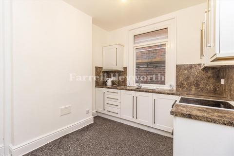 2 bedroom flat to rent, Claremont Road, Morecambe LA4
