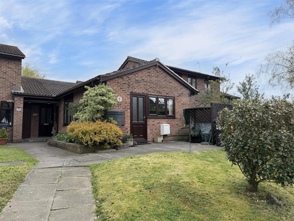 Spinney Drive, Botcheston LE9 3 bed terraced bungalow for sale - £230,000