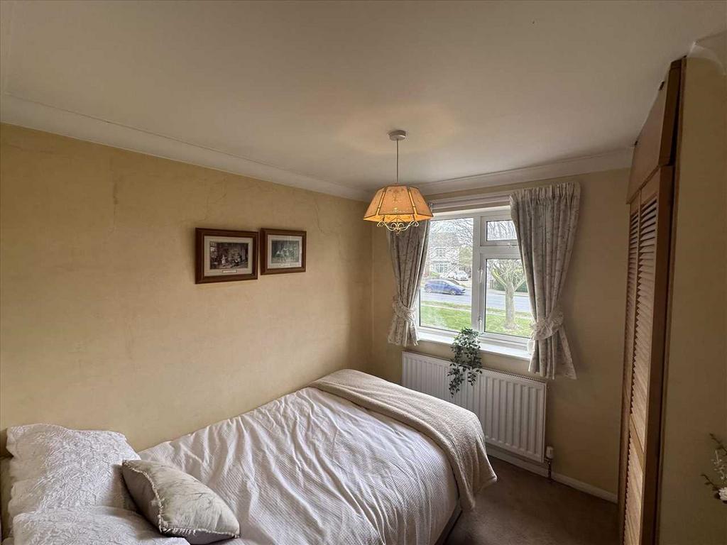 Bedroom 2: