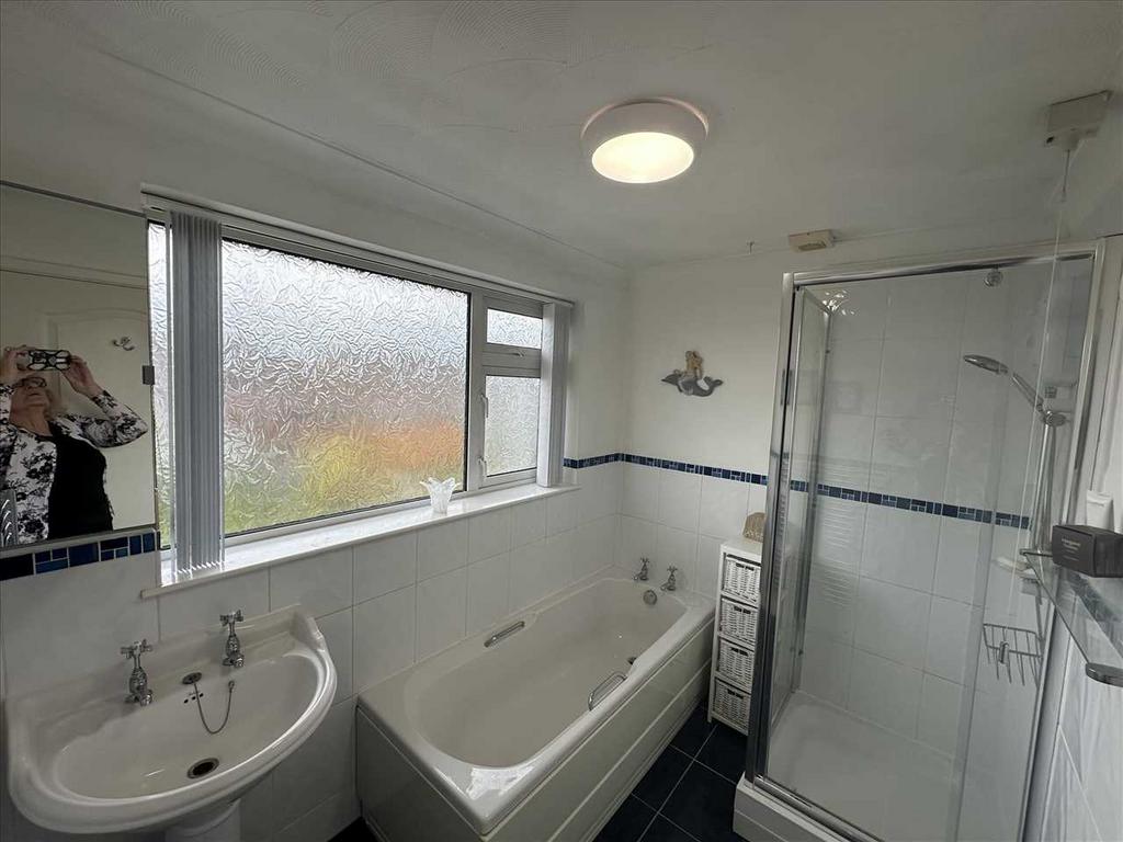 Bedroom 3: