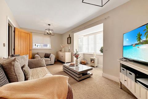 3 bedroom detached house to rent, Great Close Road, Truro TR4