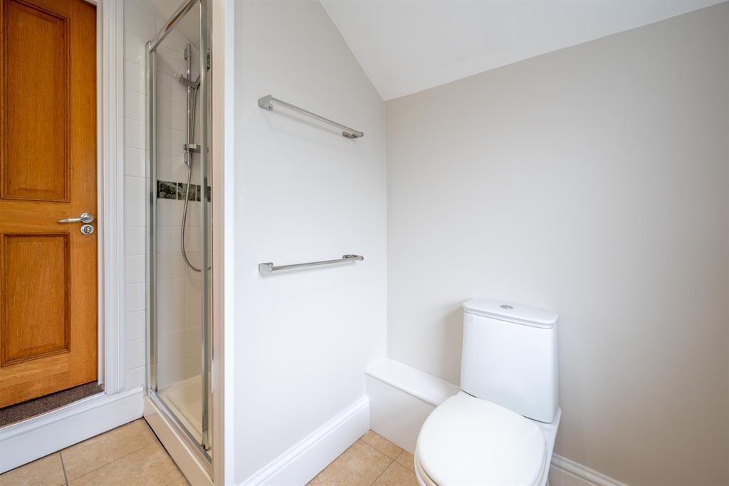 Family Bathroom 2