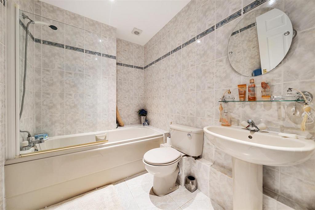 Family Bathroom: