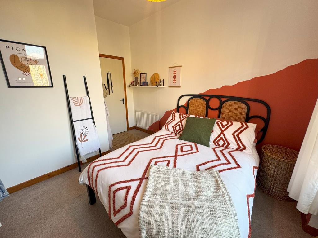 Bedroom 1 (3)